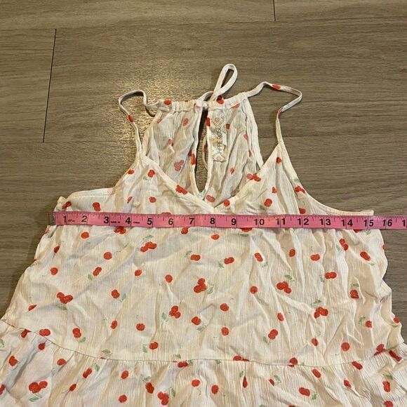Hippie Rose cherry patterned sleeveless v neck blouse size medium - Picture 5 of 7